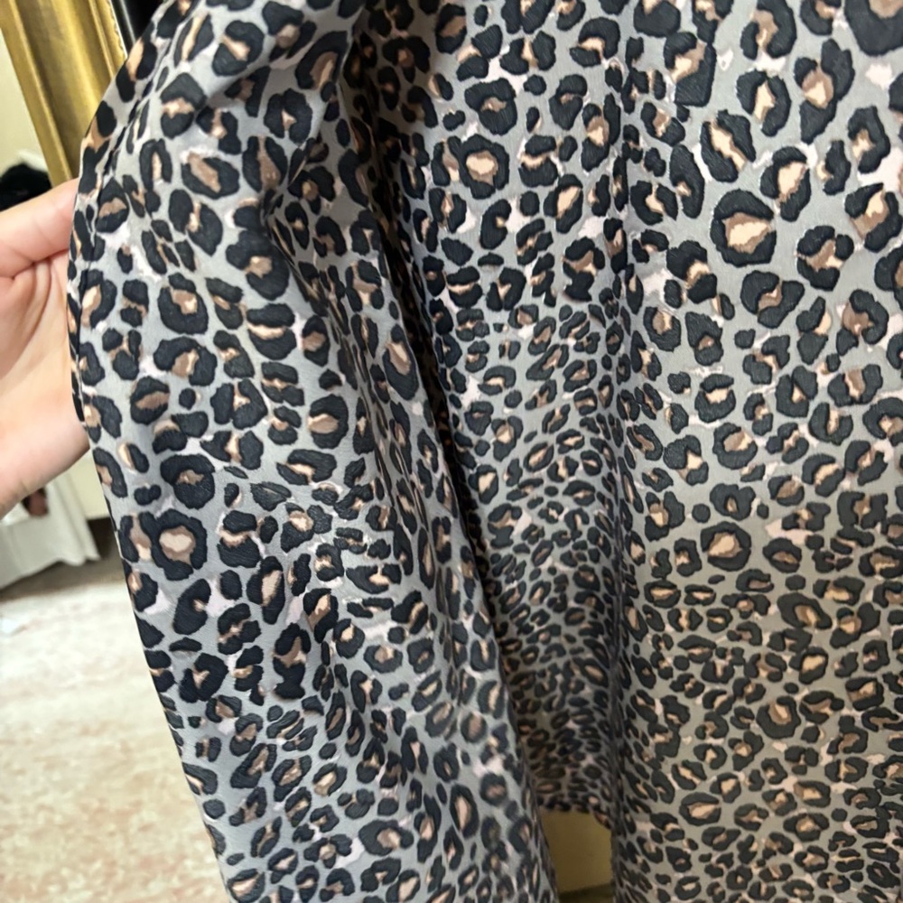 Victoria's Secret Leopard Print Robe - Picture 5 of 8